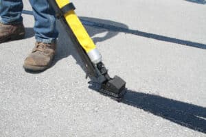 Deery Super Stretch Crack Sealant: A Game-Changer in Asphalt Maintenance