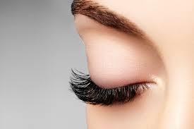 From Home to High Glam: The Benefits of Online Lash Extension Classes