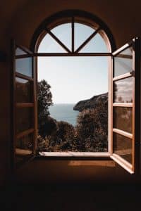 Where Should I Get My Windows From? The Manufacturer?