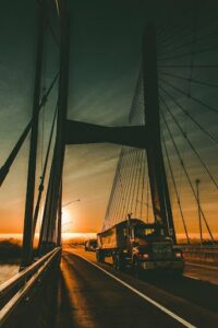 Safe Nighttime Truck Driving: Tips and Recommendations for Drivers